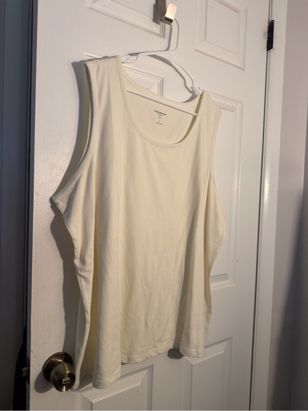 Liz Claiborne Cream Sleeveless Scoop Neck Tank Top